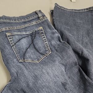 NY & co classic blue jeans size 14